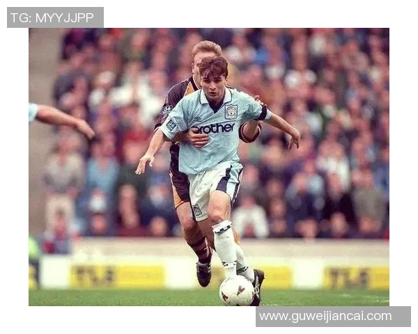 昔日足坛传奇球星回顾他们的辉煌岁月与传奇瞬间