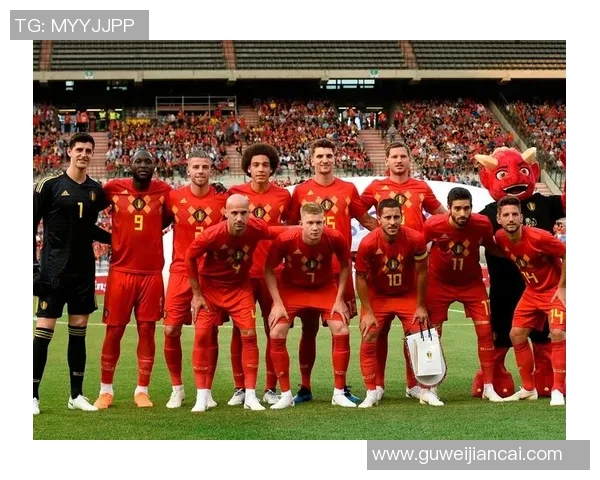 足球巨星们的圣诞节巴黎之旅聚焦星光璀璨的假日庆典与欢乐时光